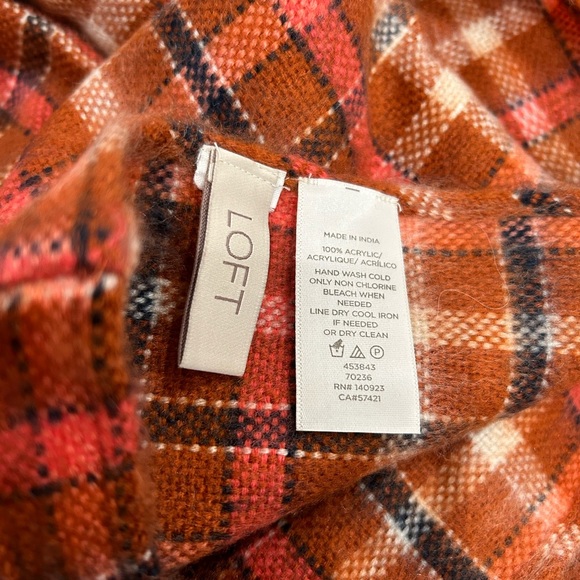 LOFT infinity scarf synthetic acrylic so soft no allergy - Picture 5 of 5